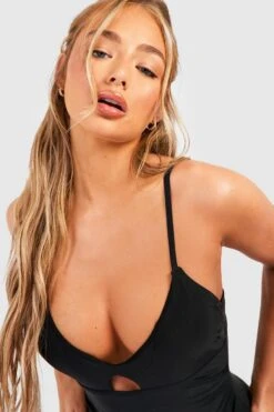 BOOHOO Control Plunge Key Hole Swimsuit -Sea Vibe Together female black control plunge key hole swimsuit 3