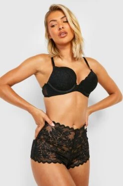 BOOHOO Lace Booty Short
