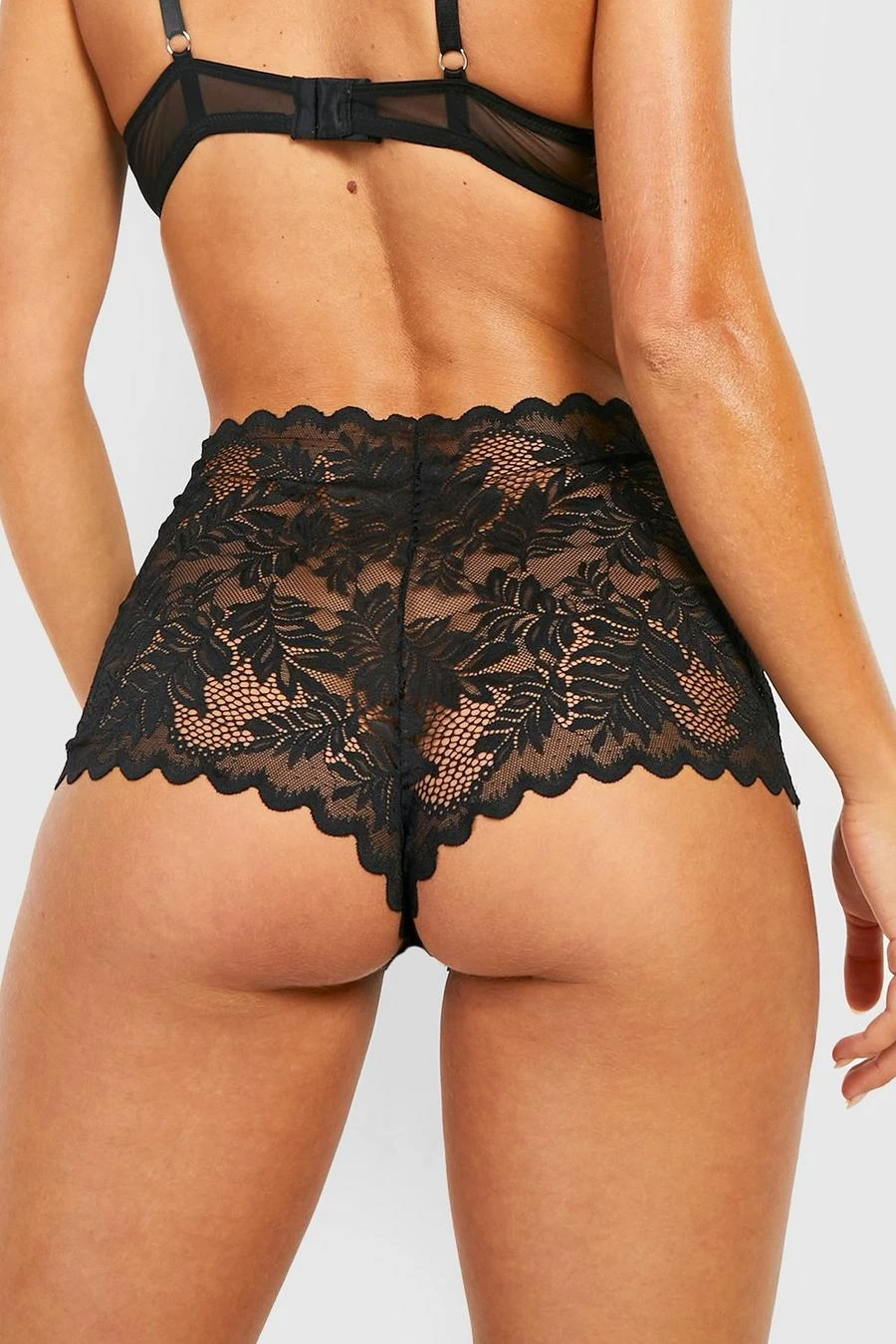 BOOHOO Lace Booty Short 4 BOOHOO Lace Booty Short - Image 4