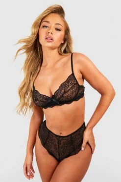 BOOHOO Lace Bralette & High Waisted Brief