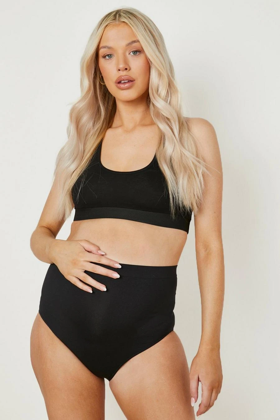 BOOHOO Maternity Seamless Bump Support Brief 3 BOOHOO Maternity Seamless Bump Support Brief - Image 3