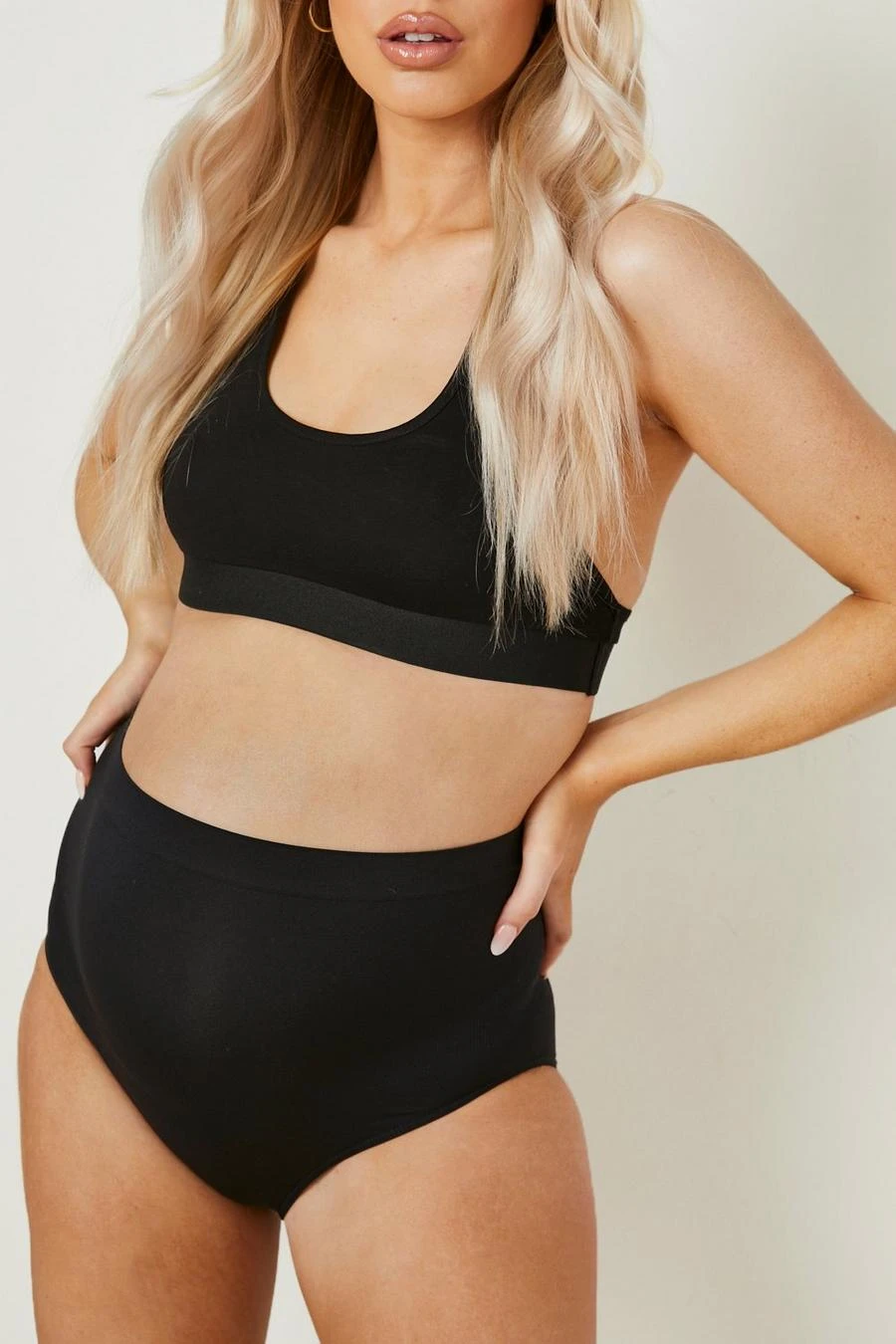 BOOHOO Maternity Seamless Bump Support Brief 4 BOOHOO Maternity Seamless Bump Support Brief - Image 4