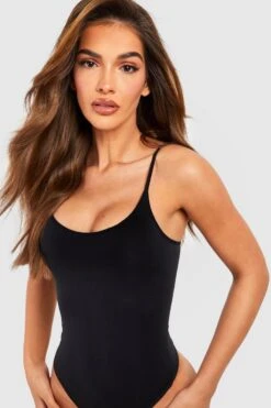 BOOHOO Seamless Scoop Bodysuit 7 BOOHOO Seamless Scoop Bodysuit -Sea Vibe Together female black seamless scoop bodysuit 3