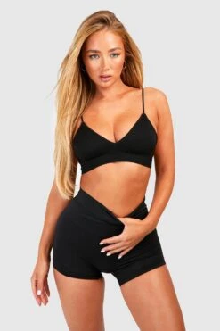 BOOHOO Seamless Short 6 BOOHOO Seamless Short -Sea Vibe Together female black seamless short 2