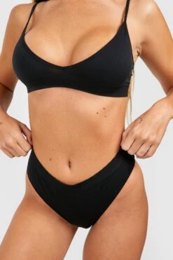 BOOHOO Seamless Triangle Bralette 7 BOOHOO Seamless Triangle Bralette -Sea Vibe Together female black seamless triangle bralette 3