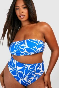 BOOHOO Plus Abstract Printed Bandeau Bikini Set -Sea Vibe Together female blue plus abstract printed bandeau bikini set 1 3