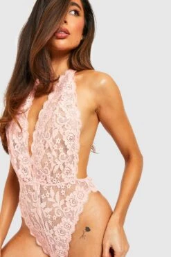 BOOHOO Plunge Ribbon Tie Halter Bodysuit 6 BOOHOO Plunge Ribbon Tie Halter Bodysuit -Sea Vibe Together female blush plunge ribbon tie halter bodysuit 2