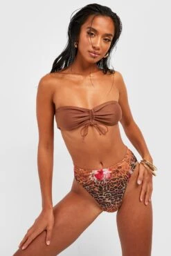 BOOHOO Petite Ruched Front Bandeau Bikini Top -Sea Vibe Together female chocolate petite ruched front bandeau bikini top 2