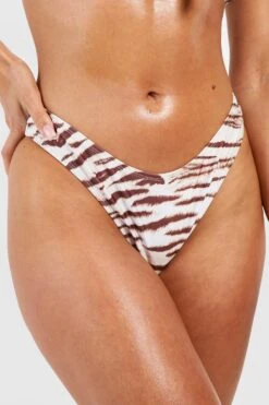 BOOHOO Tiger Boomerang Bikini Brief -Sea Vibe Together female cream tiger boomerang bikini brief 3