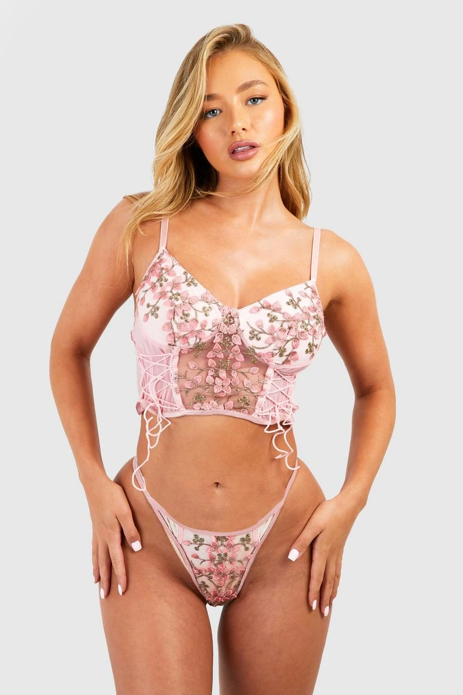 BOOHOO Floral Embroidery Bralette & Thong Set 3 BOOHOO Floral Embroidery Bralette & Thong Set - Image 3