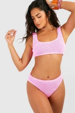 BOOHOO Premium Crinkle Scoop Bikini Top -Sea Vibe Together female pink premium crinkle scoop bikini top 2