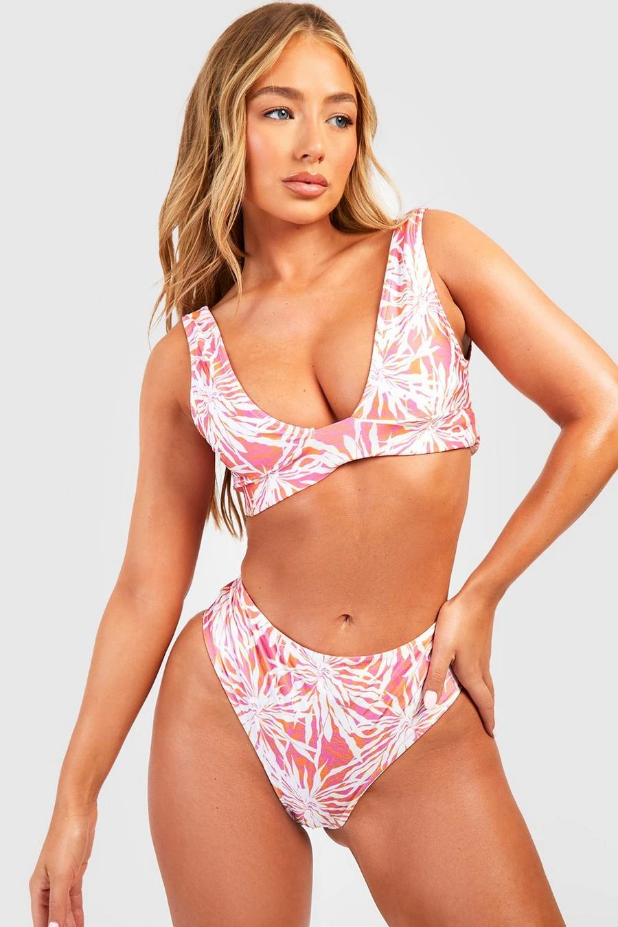 BOOHOO Tropical High Waisted Plunge Bikini Set 1 BOOHOO Tropical High Waisted Plunge Bikini Set